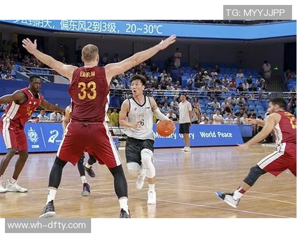 军运会男篮对阵卡塔尔全力以赴争夺胜利展现中国篮球实力与风采